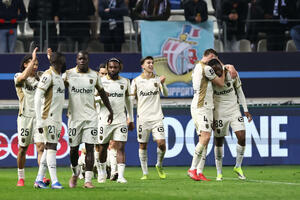 Lans je ponovo prvi i ponovo sanja, sa liderom sanja i Andrija...