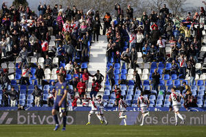 Deklasirao Barsu pa primio tri komada - težak poraz Atletika