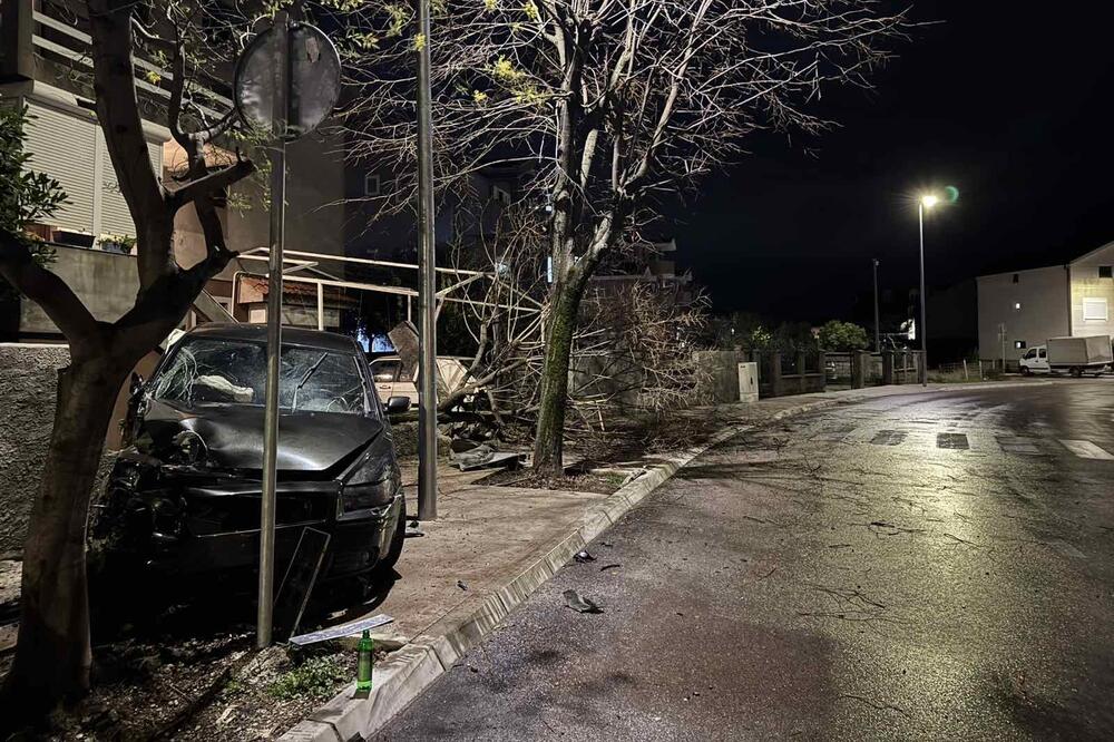 Automobil nakon saobraćajne nezgode u Kozaračkoj ulici, Foto: Privatna arhiva