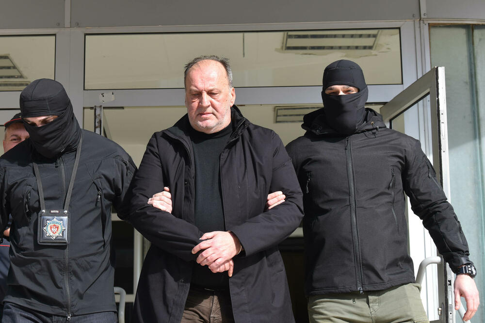 Privođenje Šaranovića, Foto: Boris Pejović