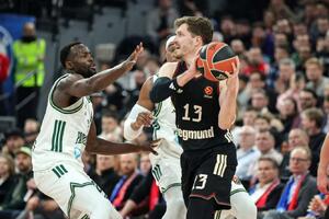 Ipak ništa od Dubaija, Obst produžio sa Bajernom