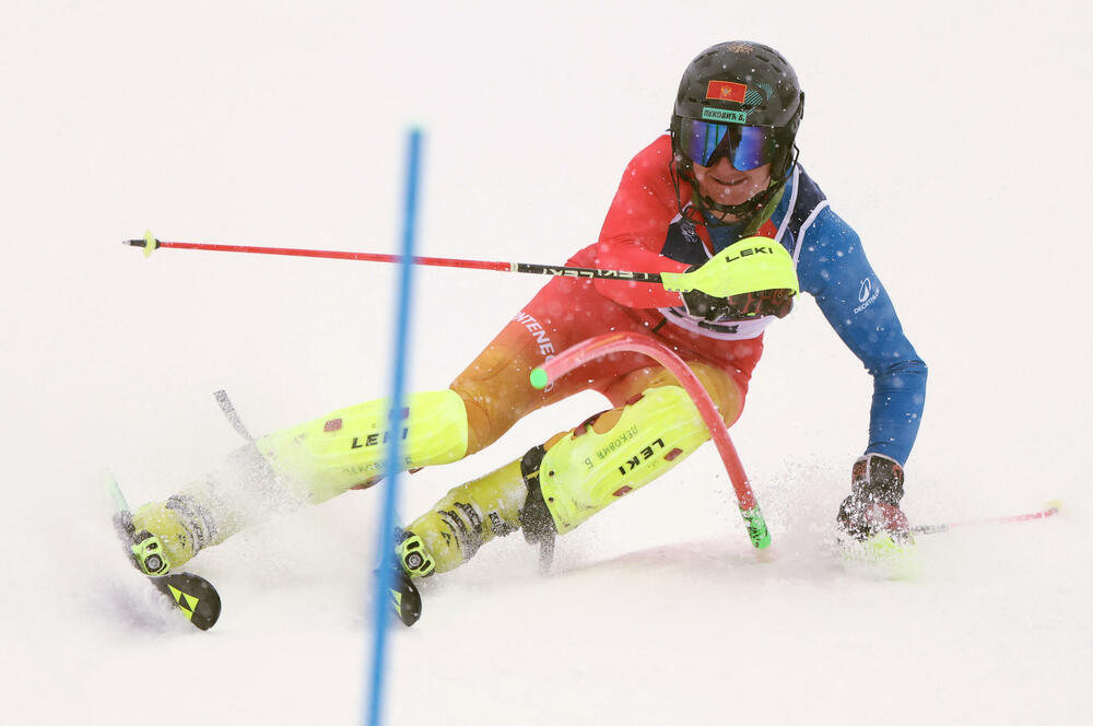 <p>Iako je Grbović napravio posvig u prvom nastupu u nordijskom skijanju, realnost je i dalje da Crne Gora nije zemlja zimskih sportova i da je potrebno ozbiljno da se mijenja sistem kako bi neki budući olimpijci imali zapaženije rezultate</p>