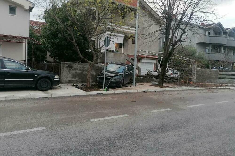 Ponovo saobraćajni incident u Kozaračkoj ulici u Podgorici, Foto: Privatna arhiva