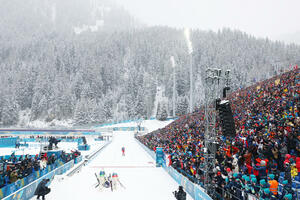 Zvono Jirgena Klopa u sniježnim Alpima poslalo Francusku ka...