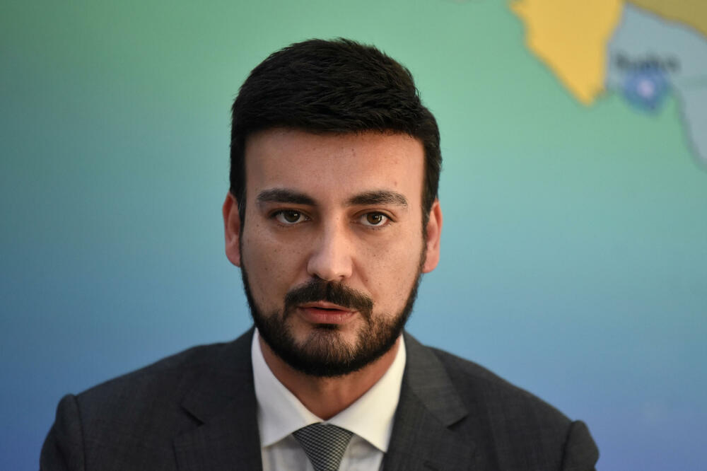 Njegova lista dobila dva priloga od budvanskog prevoznika: Jovanović, Foto: Boris Pejović