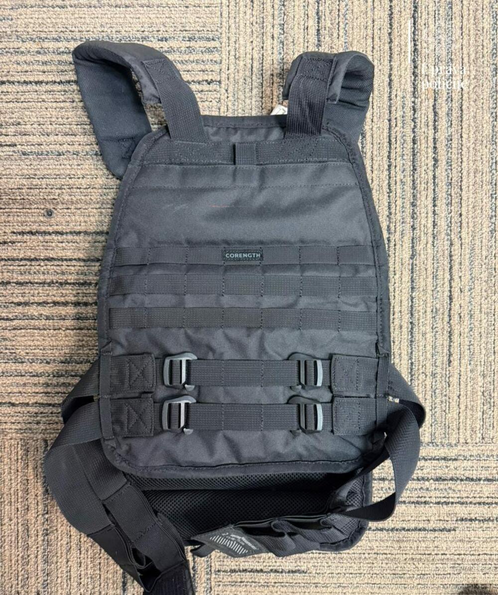 <p>Obavljen pretres stana i drugih prostorija koje koristi Marko Vukčević (27) iz Zete, a koji je, kako tvrde iz policije, pripadnik jedne organizovane kriminalne grupe</p>