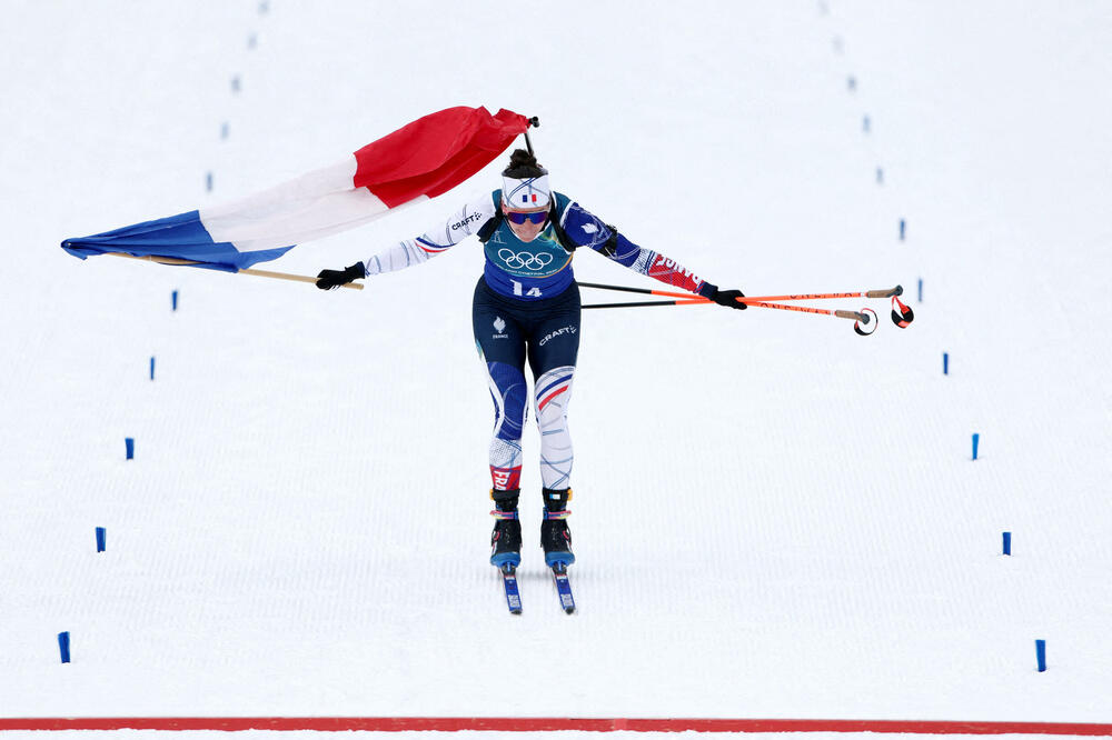 Žuliji Simon počasti u cilju, Foto: REUTERS
