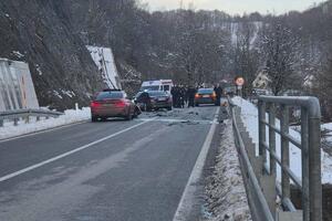 Tri policajca iz pratnje Spajića povrijeđena u udesu