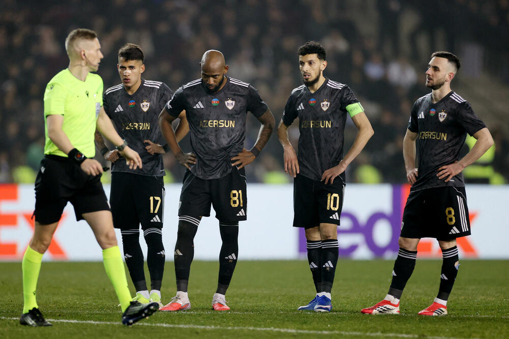 Janković i saigrači nakon meča sa Njukaslom, Foto: Reuters