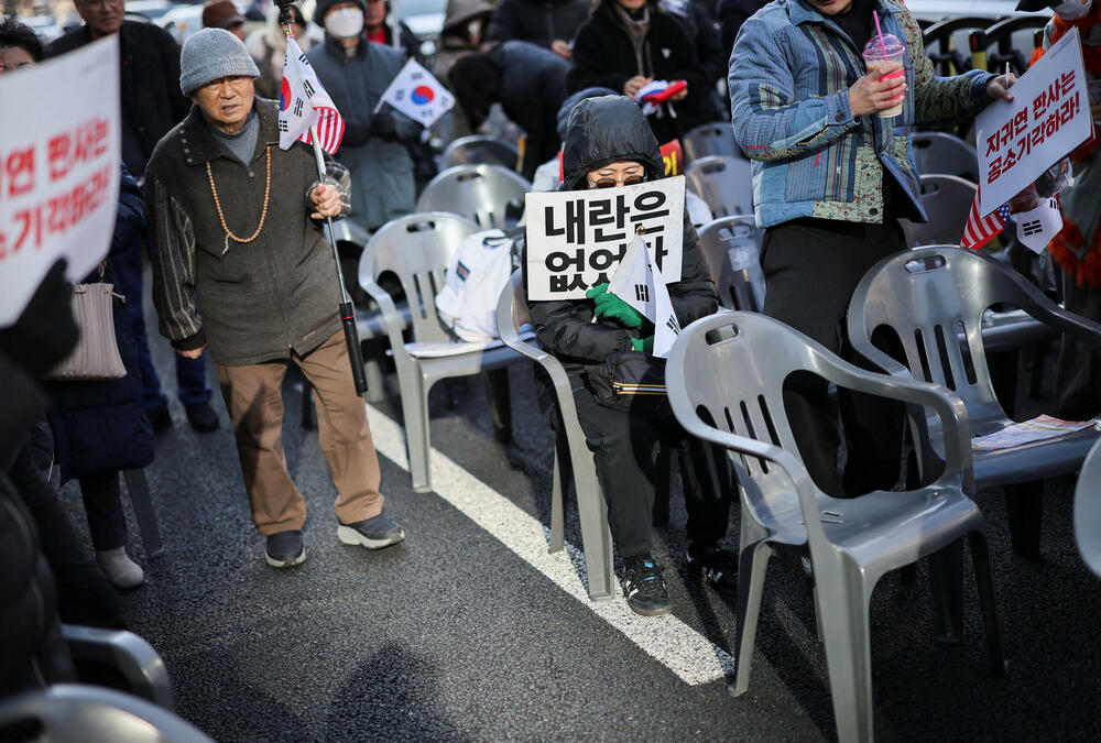 <p>Tužilaštvo je u ovom slučaju, koji se pomno prati u duboko podijeljenoj zemlji, tražilo smrtnu kaznu. To je do sada najznačajniji postupak protiv smijenjenog lidera, čiji je potez izazvao nacionalnu političku krizu i stavio na probu otpornost demokratije, navodi agencija Rojters</p>