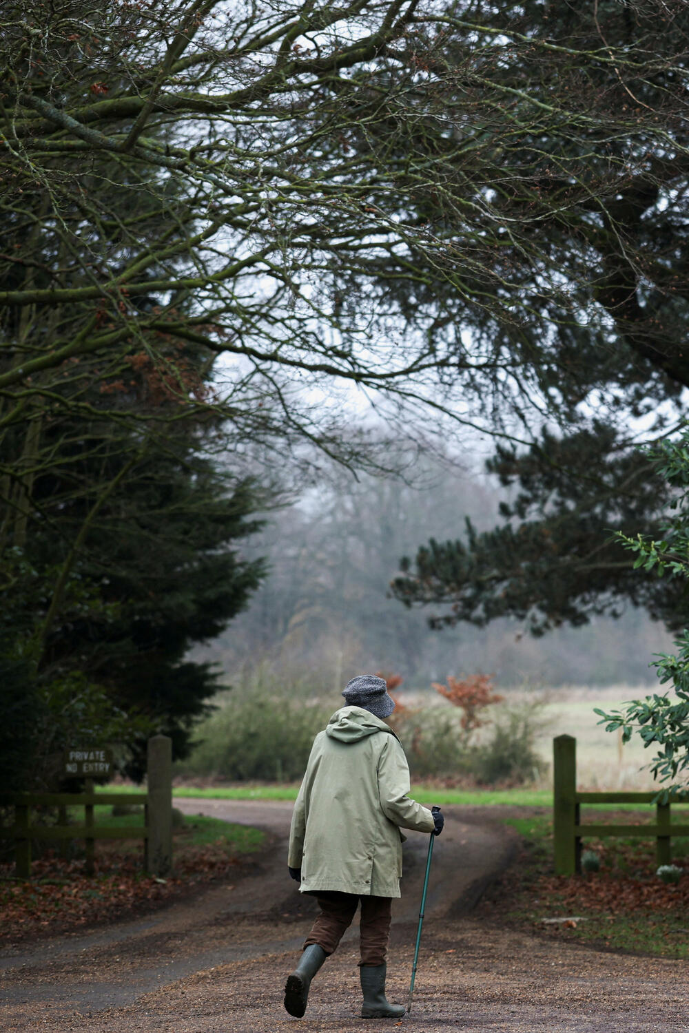 <p>"U okviru istrage, danas (19/2) uhapsili smo muškarca u šezdesetim godinama iz Norfolka, pod sumnjom za nesavjesno postupanje u javnoj službi, i sprovodimo pretrese na adresama u Berkširu i Norfolku. Muškarac se u ovom trenutku i dalje nalazi u policijskom pritvoru", piše u saopštenju britanske policije</p>