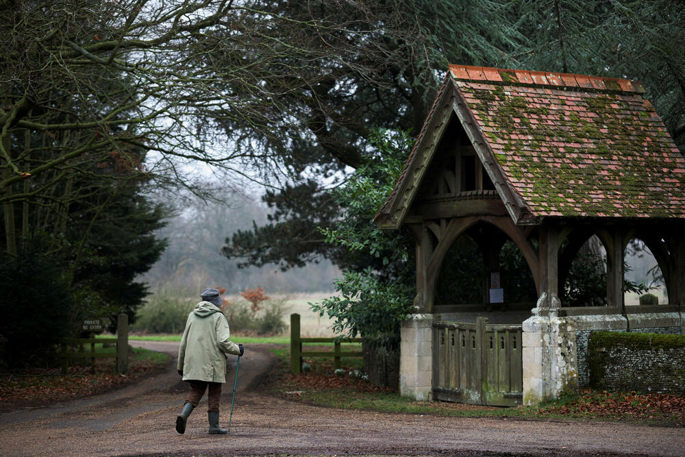 <p>"U okviru istrage, danas (19/2) uhapsili smo muškarca u šezdesetim godinama iz Norfolka, pod sumnjom za nesavjesno postupanje u javnoj službi, i sprovodimo pretrese na adresama u Berkširu i Norfolku. Muškarac se u ovom trenutku i dalje nalazi u policijskom pritvoru", piše u saopštenju britanske policije</p>