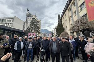 Penzioneri održali humanitarnu akciju pomoći Vladi; Klimenta:...