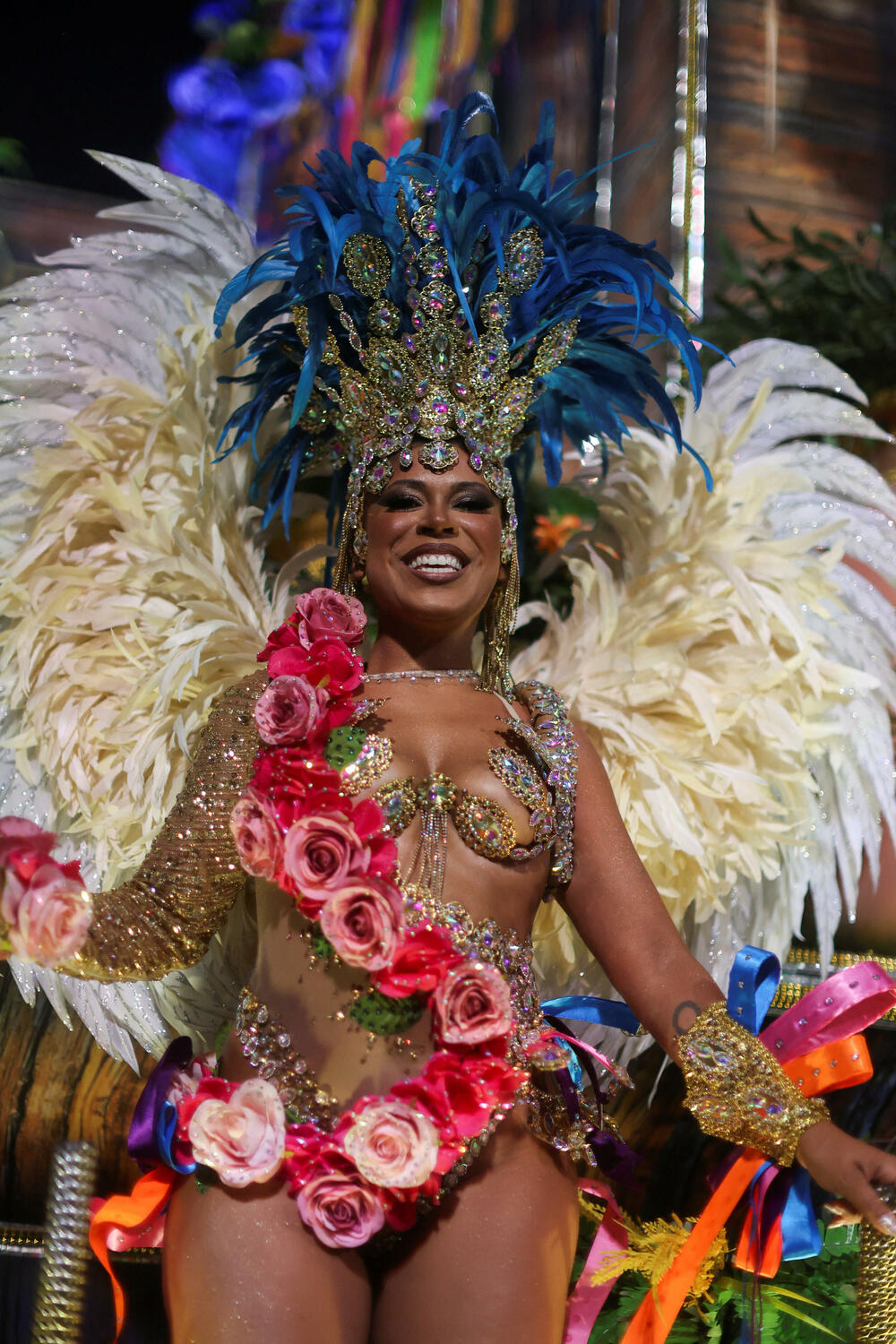 <p>Karneval u brazilskom gradu Rio de Žaneiro nastavio je tradiciju živopisnih plesova i boja, a škola sambe Viraduoro ponijela je titulu sa nastupom posvećenim njihovom legendarnom direktoru udaračke sekcije.</p>