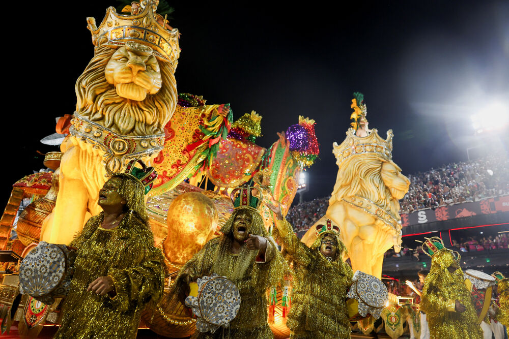 <p>Karneval u brazilskom gradu Rio de Žaneiro nastavio je tradiciju živopisnih plesova i boja, a škola sambe Viraduoro ponijela je titulu sa nastupom posvećenim njihovom legendarnom direktoru udaračke sekcije.</p>