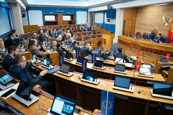 Parlament nije notar