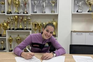 Mlada košarkašica Budućnosti potpisala prvi profesionalni ugovor