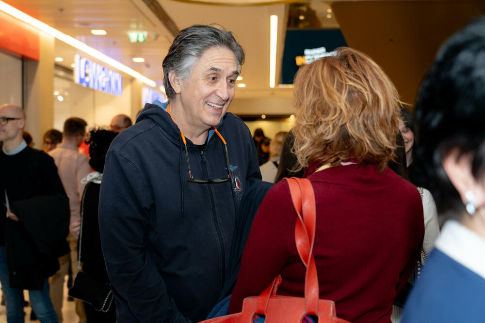 <p>Novo ostvarenje reditelja Nikole Vukčevića, nagrađivano širom svijeta, oduševilo publiku i rasprodalo dve premijerne projekcije</p>