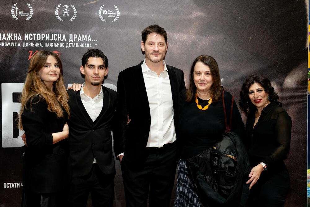 <p>Novo ostvarenje reditelja Nikole Vukčevića, nagrađivano širom svijeta, oduševilo publiku i rasprodalo dve premijerne projekcije</p>