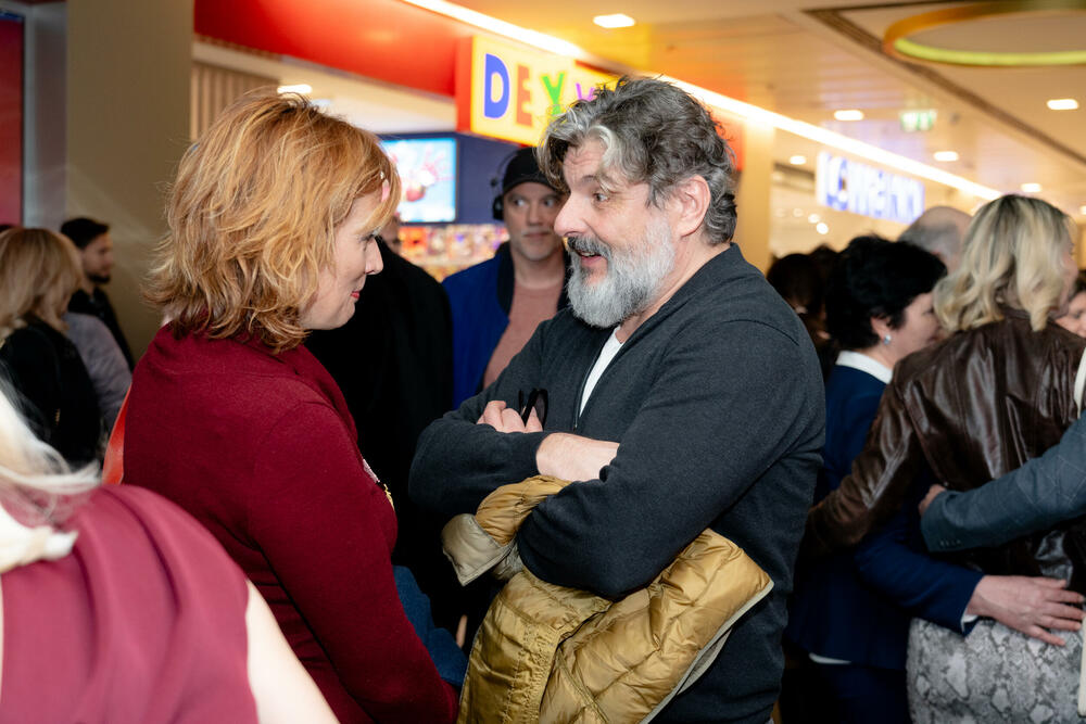 <p>Novo ostvarenje reditelja Nikole Vukčevića, nagrađivano širom svijeta, oduševilo publiku i rasprodalo dve premijerne projekcije</p>