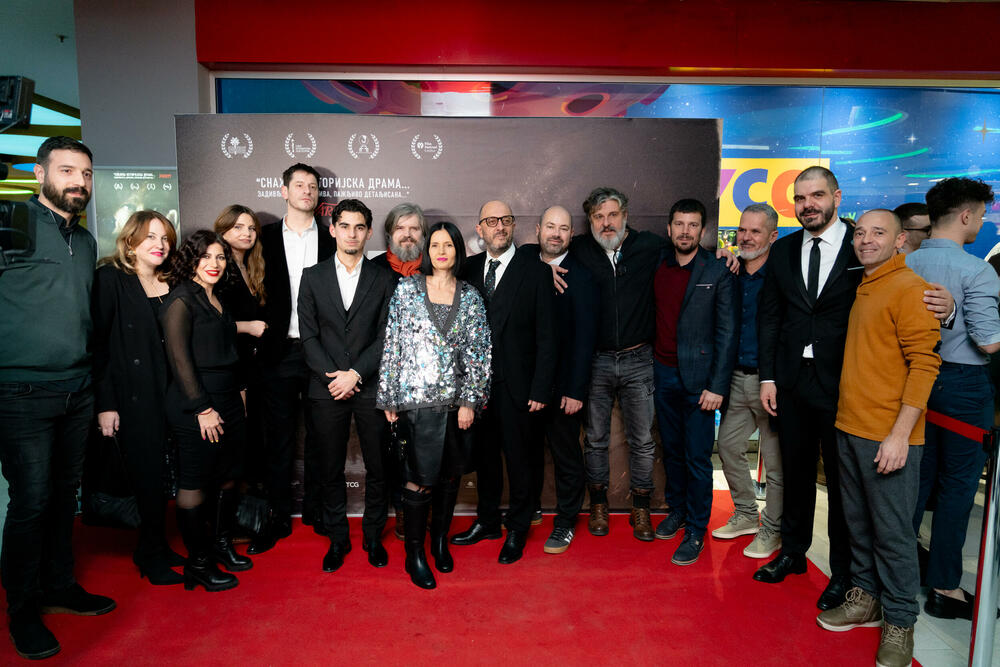 <p>Novo ostvarenje reditelja Nikole Vukčevića, nagrađivano širom svijeta, oduševilo publiku i rasprodalo dve premijerne projekcije</p>