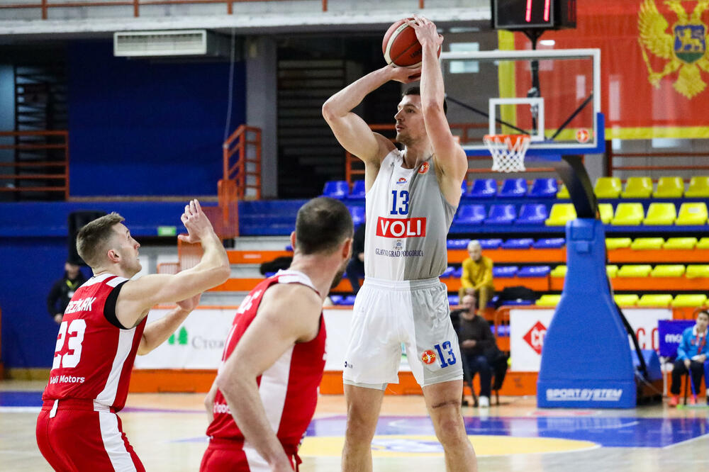 Jovanović je postigao 32 poena, pogodio je sedam trojki iz devet šuteva, Foto: KSCG