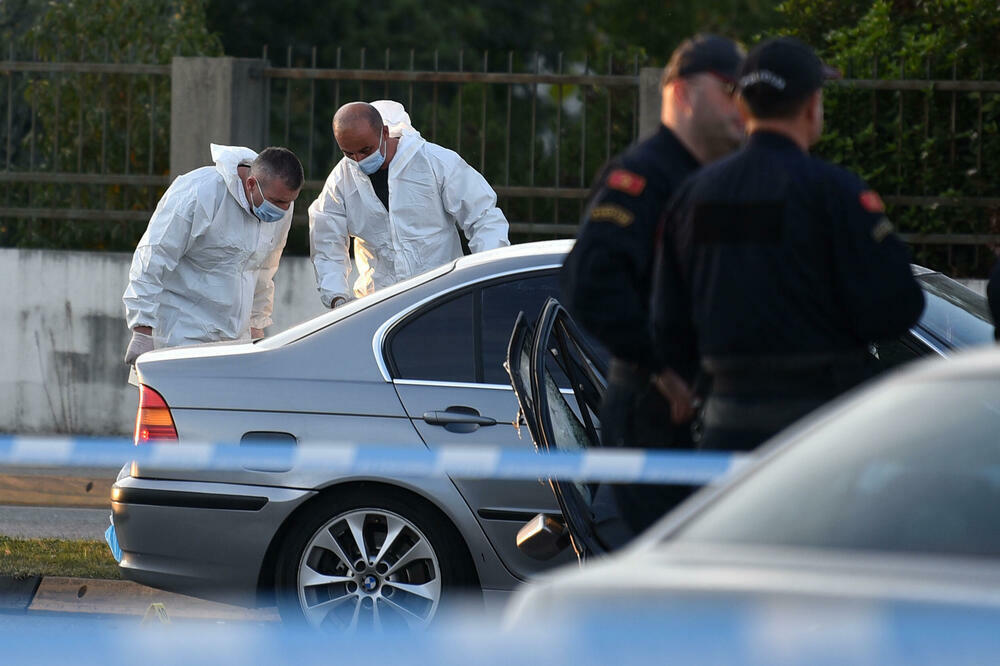 Sa uviđaja nakon ubistva Lipovine i Pejakovića, Foto: Boris Pejović