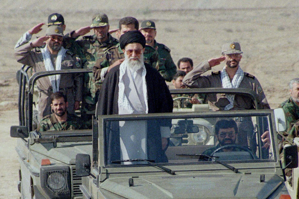 Iranski ajatolah Ali Hamenei u oktobru 2000., Foto: REUTERS