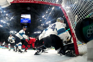 Kanada u finalu hokeja