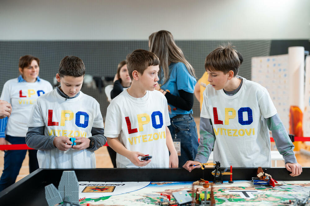 <p>Ovogodišnja tema &bdquo;UNEARTHED&ldquo; vodila je učesnike kroz istraživanje i otkrivanje tragova iz prošlosti, uz primjenu savremenih tehnologija u arheološkim i naučnim istraživanjima</p>