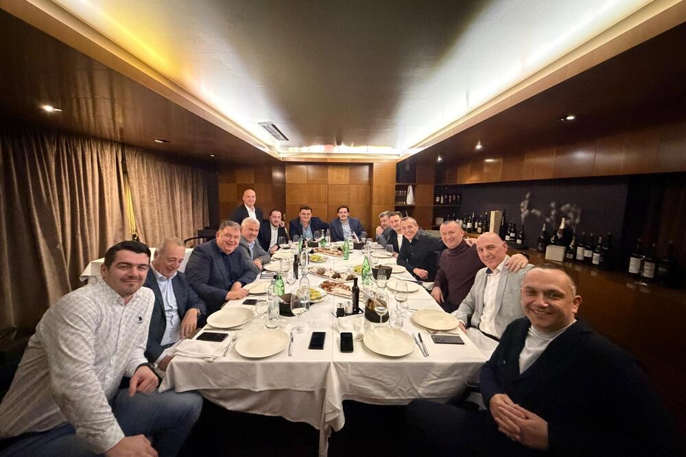 Učesnici sastanka, Foto: RSCG