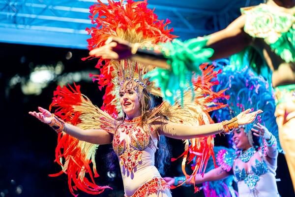 Više od 600 učesnika na međunarodnom karnevalu Praznika mimoze