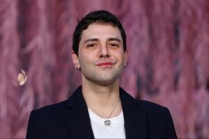 Zašto bi se umjetnici držali podalje od politike?