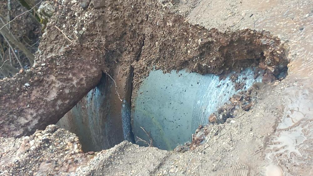 <p>Iz CGES-a tvrde da je izgradnja dalekovoda najznačajniji elektroenergetski infrastrukturni projekat u Crnoj Gori, čijom će se realizacijom steći neophodni uslovi za povezivanje druge žile podmorskog kabla sa Italijom i omogućiti priključenje &ldquo;zelenih&rdquo; izvora električne energije</p>