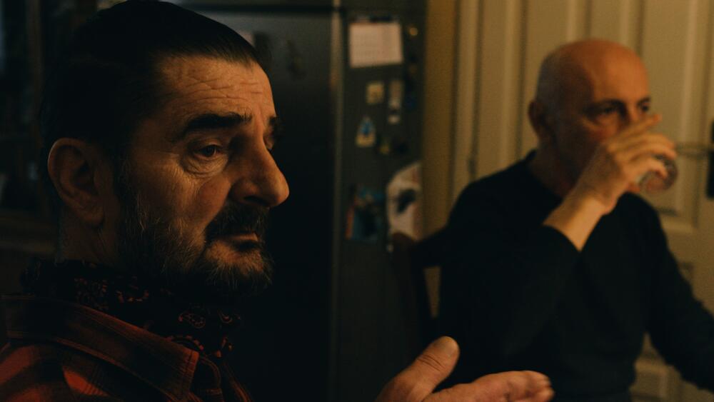 <p>Album na vinilu, strip, dokumentarni film i spot za pjesmu, sve pod simboličnim nazivom &ldquo;S felerom rođeni&rdquo; promovisani su u Nikšićkom pozorištu, u čast kultnog rok benda</p>