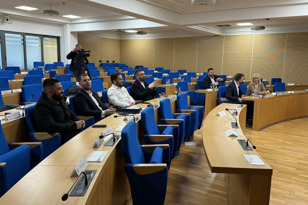 Sa sjednice, Foto: Nikola Saveljić