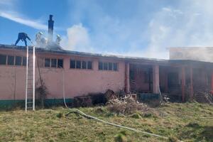 Požar u bivšoj fabrici "Meduza" u Bijelom Polju