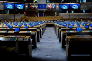 EP susprendovao trgovinski sporazum EU i SAD: Odluke Trampa i...