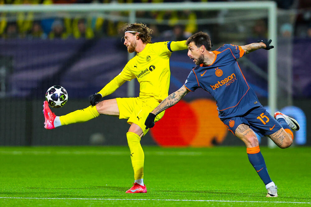 Kasper Hog i Franćesko Aćerbi tokom prvog meča Bodea i Intera, Foto: Thomas Andersen/Reuters