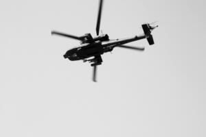 Vojni helikopter se srušio na pijacu u Iranu: Stradale najmanje...