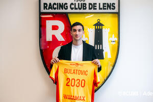 Pola godine i odmah novi ugovor: Lans "blindirao" Andriju...