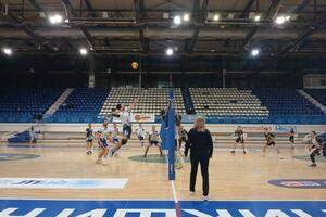 Završno kolo EPCG Superlige odbojkaša: Sutjeska i Mornar jure...