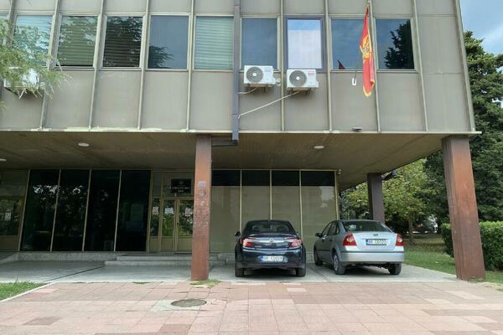 Bar: Određeno zadržavanje i mjera nadzora zbog ugrožavanja...