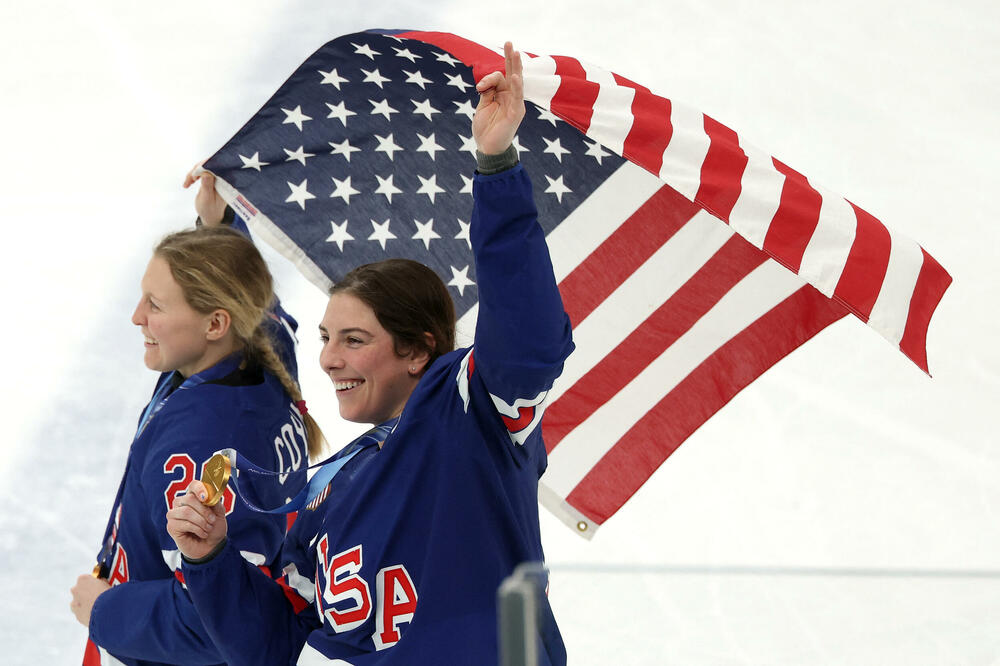 Hilari Najt sa zlatnom medaljom, Foto: Reuters
