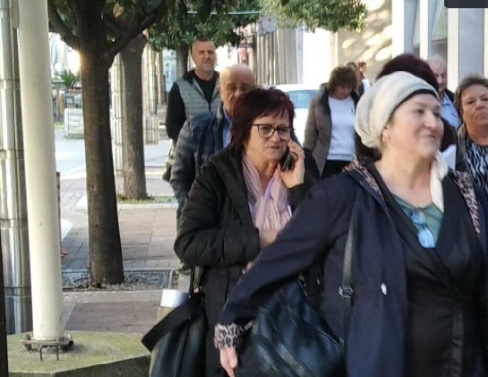 Nišić (na telefonu)