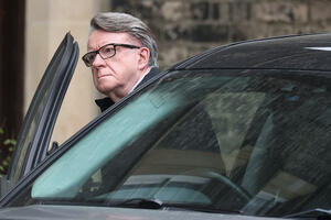 Brisel naredio istragu Mandelsonovih veza s Epstinom dok je bio...