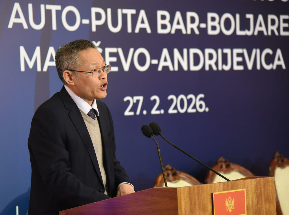 <p>Trasa je duga oko 23 kilometra, a finansiraće se iz državne kase, kroz kredit od 200 miliona kod Evropske banke za obnovu i razvoj (EBRD) i grant Evropske unije od 150 miliona eura</p>