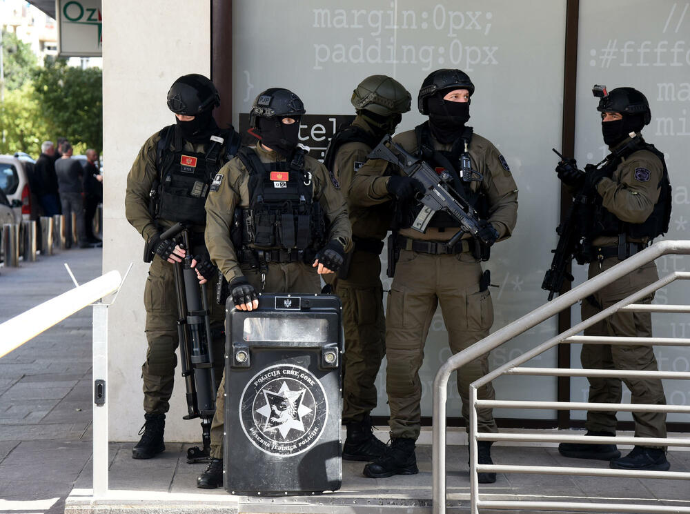 <p>Prema saznanjima Vijesti, inspektori će pretresti imovinu Aca Đukanovića</p>