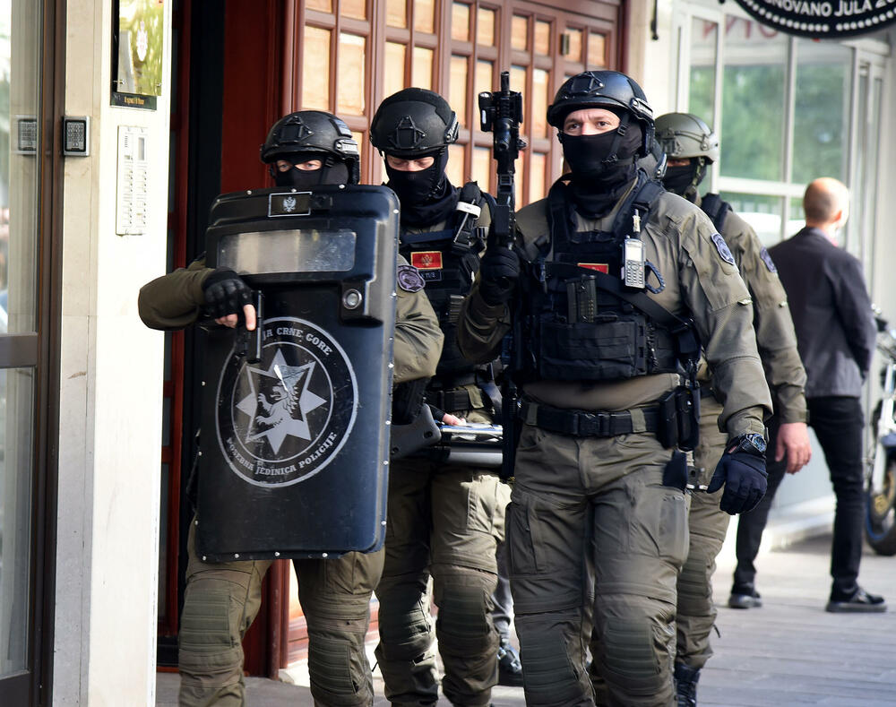 <p>Prema saznanjima Vijesti, inspektori će pretresti imovinu Aca Đukanovića</p>