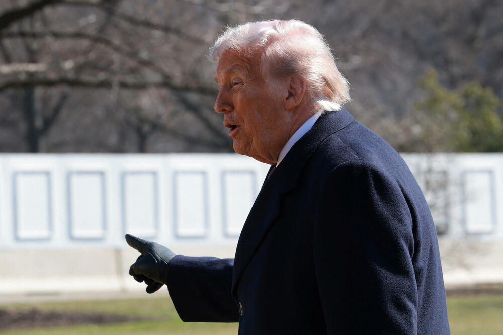 Tramp ispred Bijele kuče, Foto: REUTERS